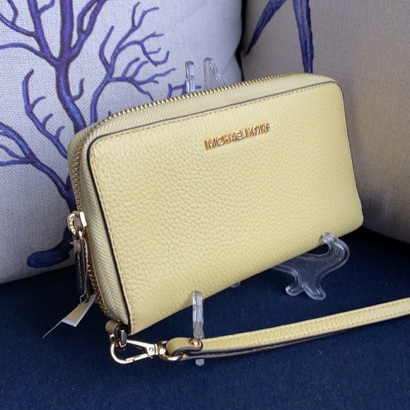 Michael Kors Jet Set Travel Lg Flat Multifunctional Phone Case-Wristlet-Wallet - Picture 3 of 16